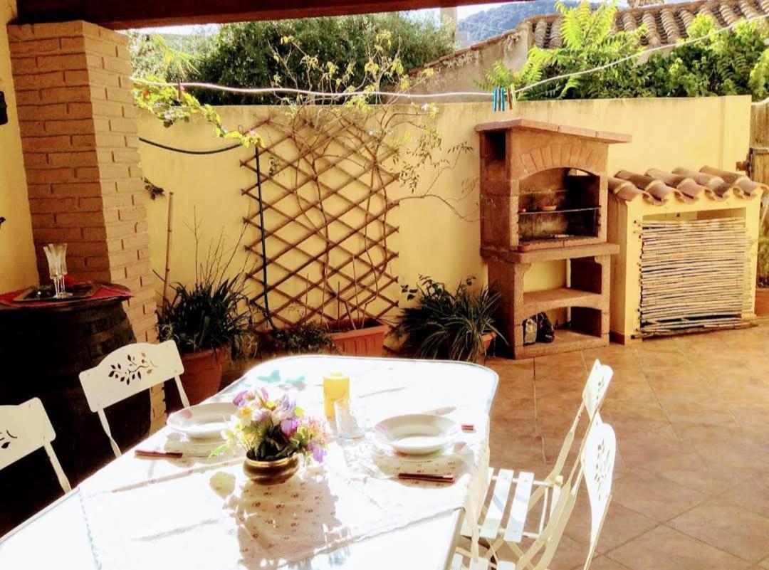 B&B Su Frori Arrubiu Teulada Ngoại thất bức ảnh